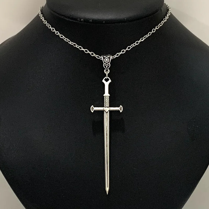 Collar de Espada Gótica Medieval Witchcraft