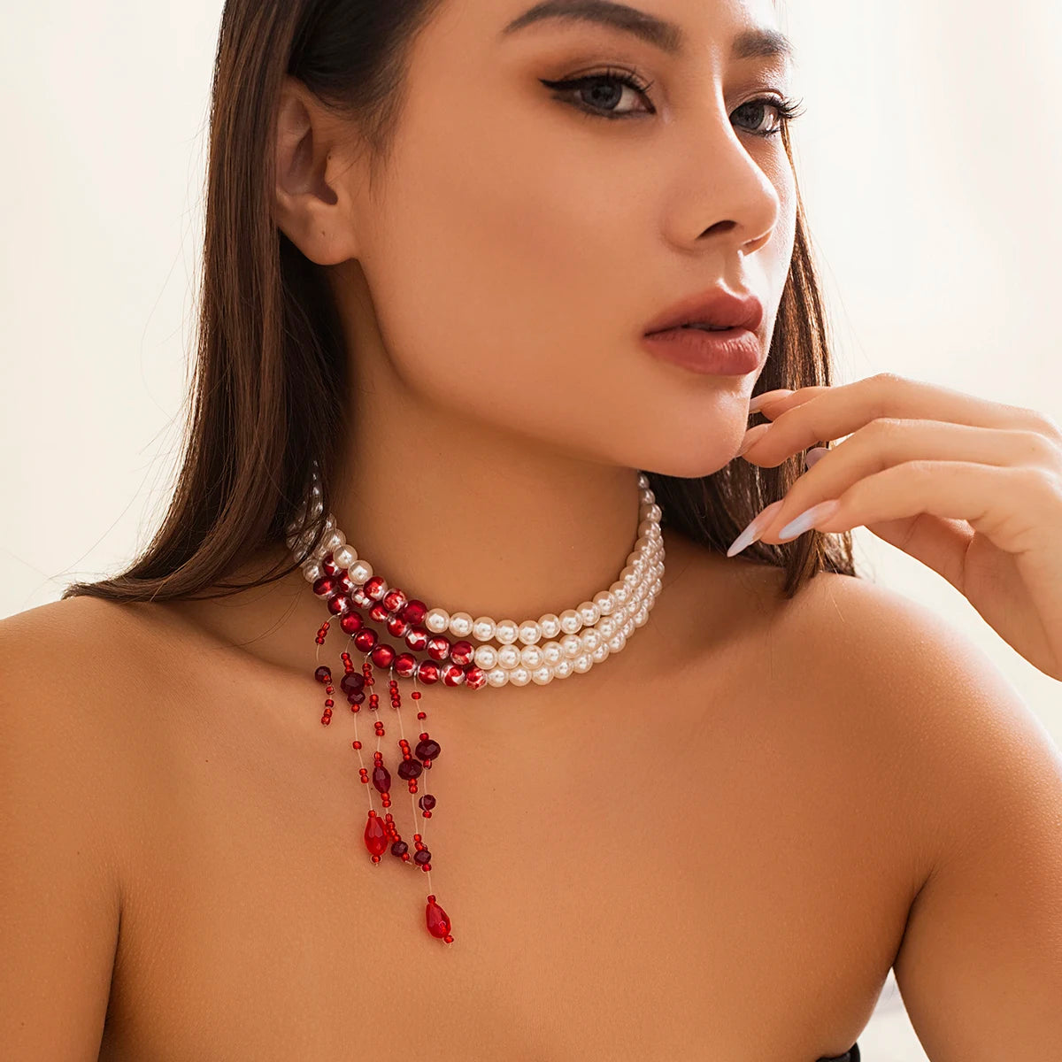 Collar Gótico de Perlas y Sangre Multicapa
