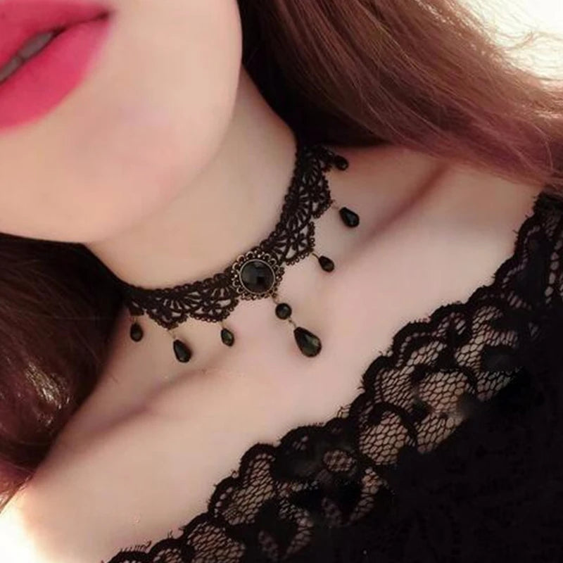 Choker Gótico de Encaje Negro con Cristal – Gargantilla Victoriana Steampunk