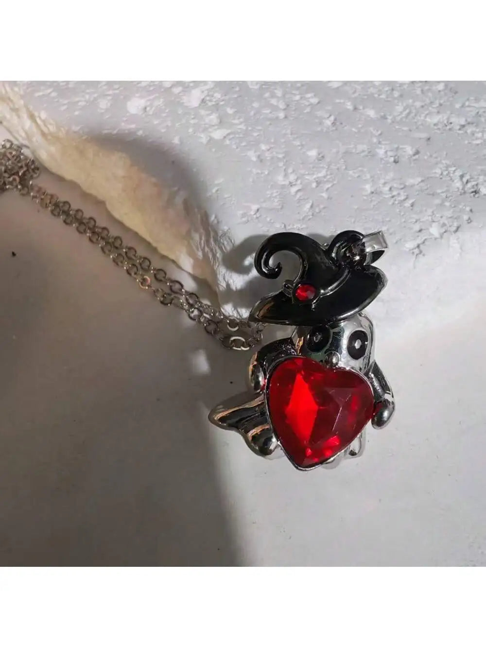 Collar Gótico Corazón y Alas de Murciélago