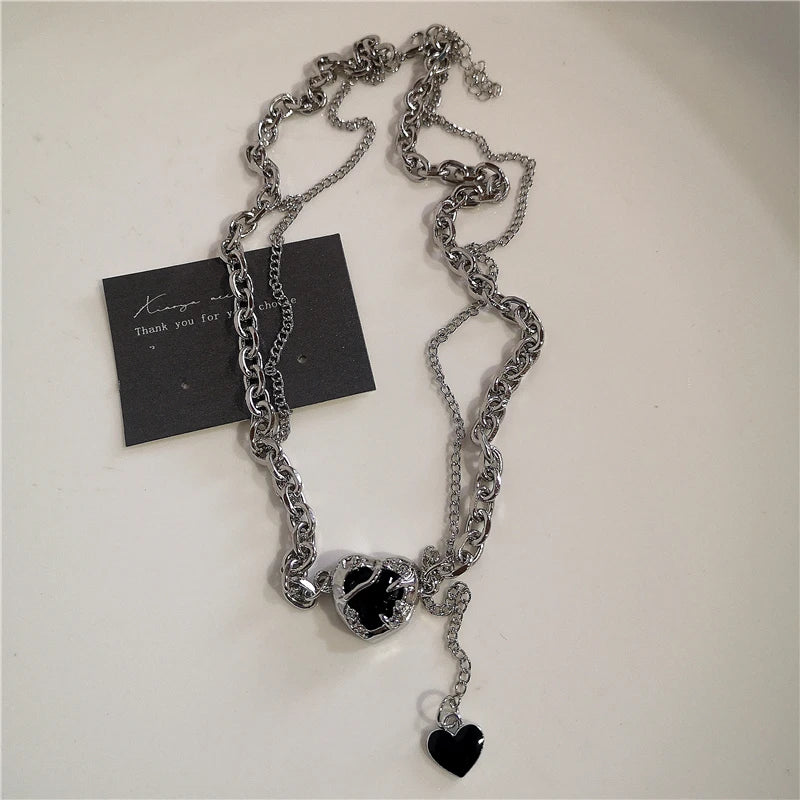 Collar de Cadena con Cruz y Corazón Negro – Estilo Punk Rock Grunge