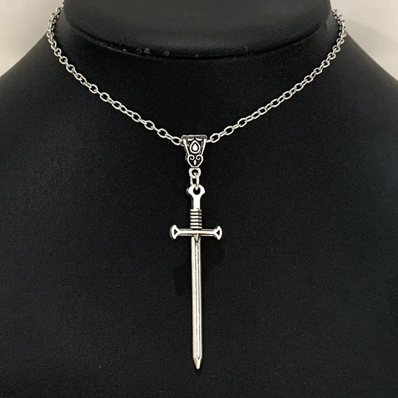 Collar de Espada Gótica Medieval Witchcraft