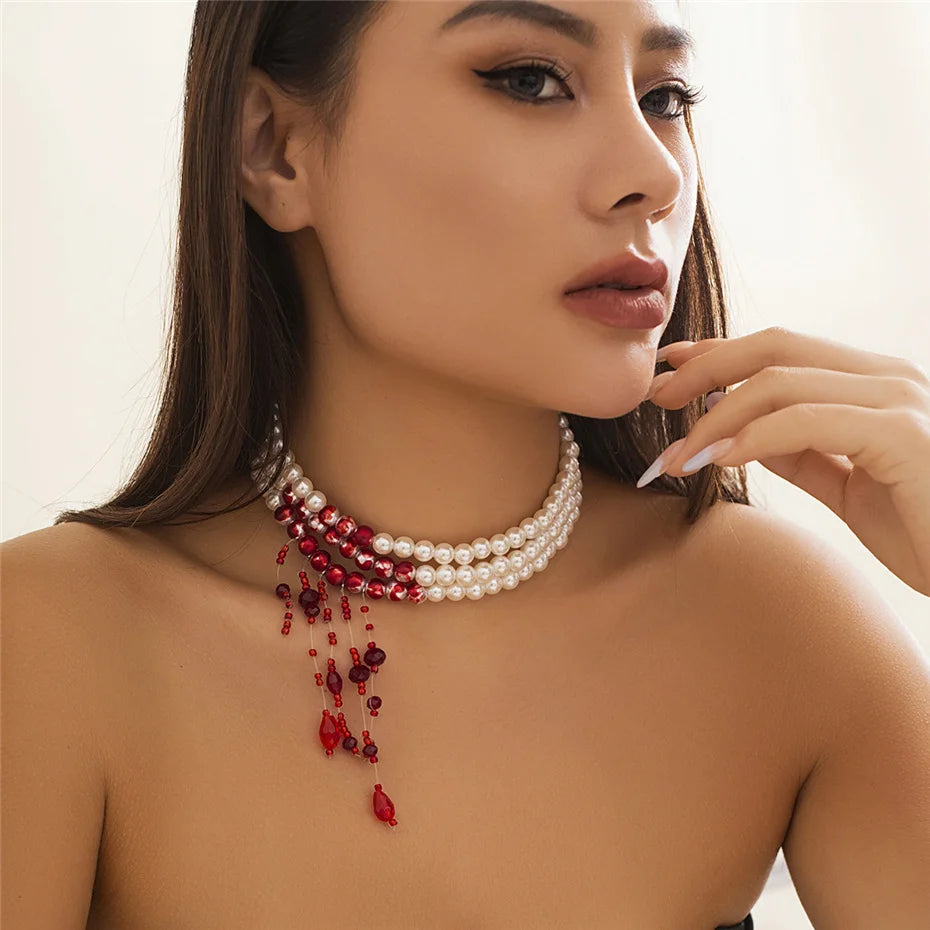 Collar Gótico de Perlas y Sangre Multicapa