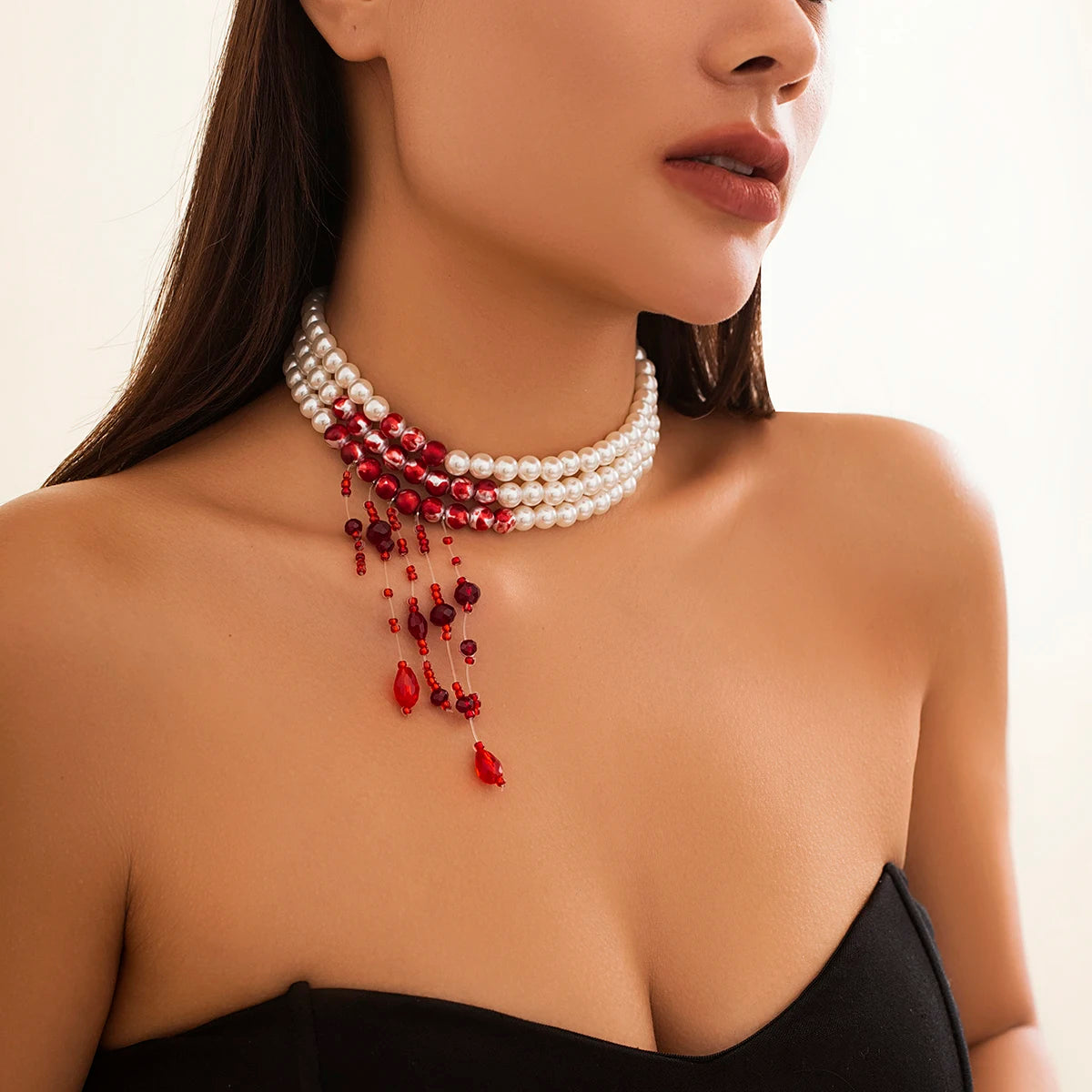 Collar Gótico de Perlas y Sangre Multicapa