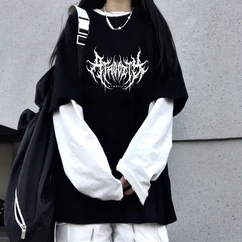 Camiseta Doble Manga Gothic Print