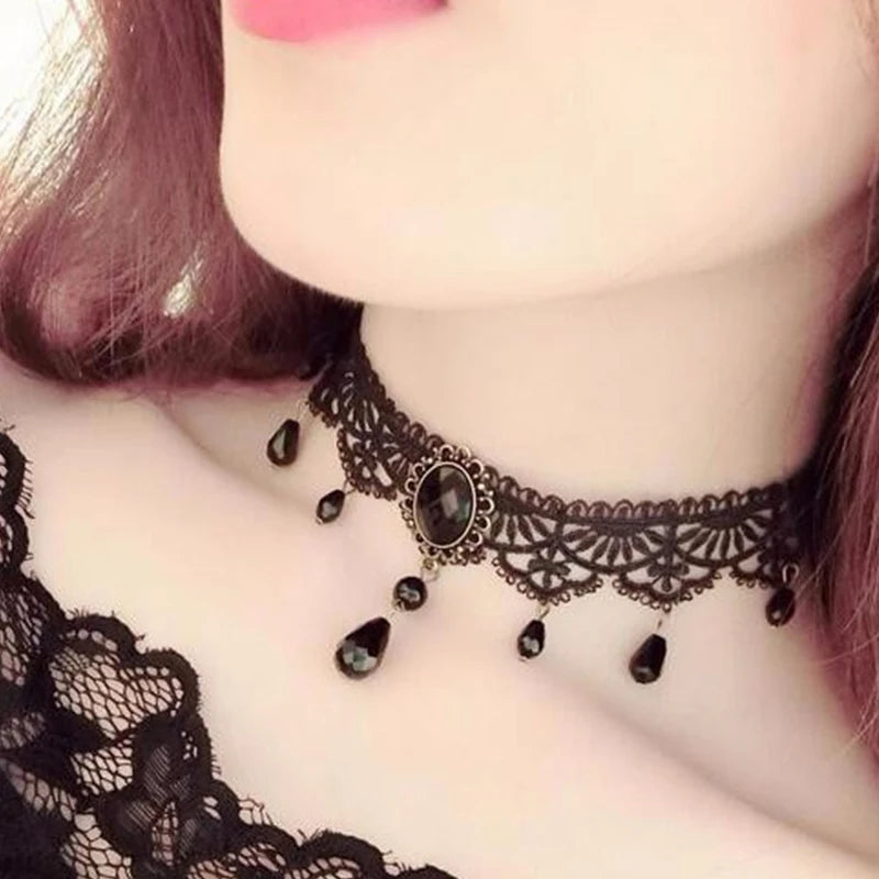 Choker Gótico de Encaje Negro con Cristal – Gargantilla Victoriana Steampunk