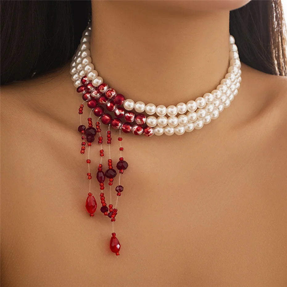 Collar Gótico de Perlas y Sangre Multicapa