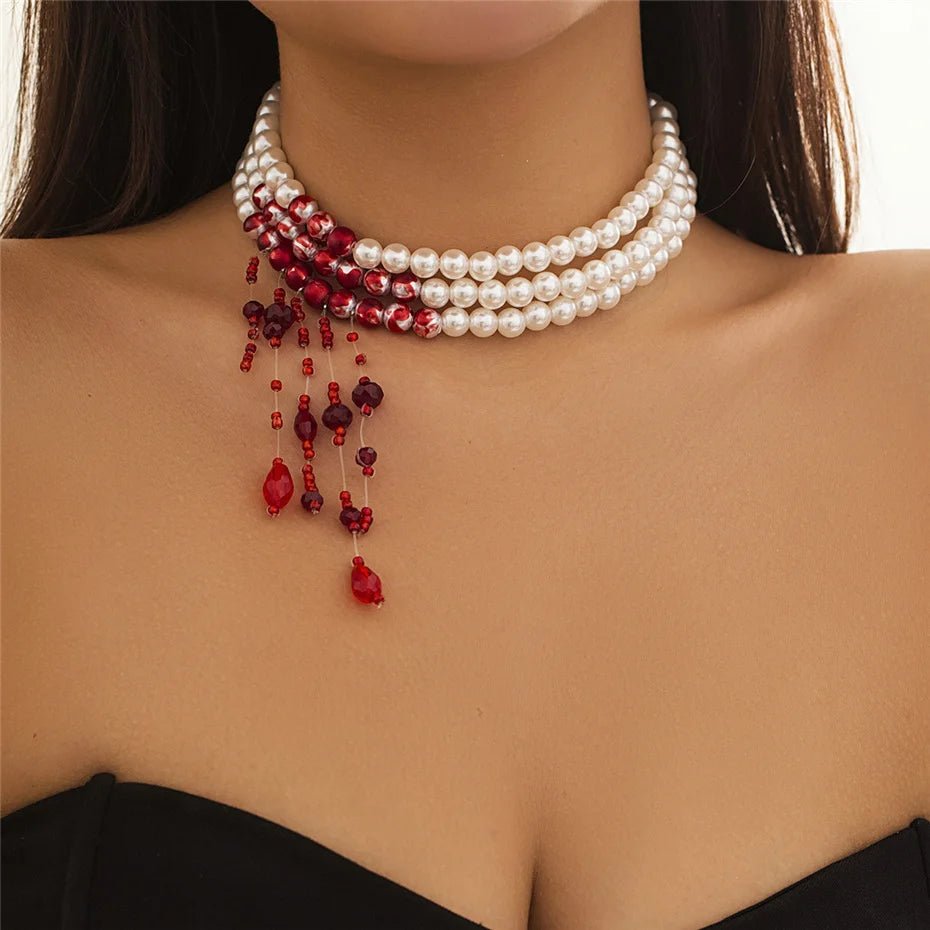 Collar Gótico de Perlas y Sangre Multicapa
