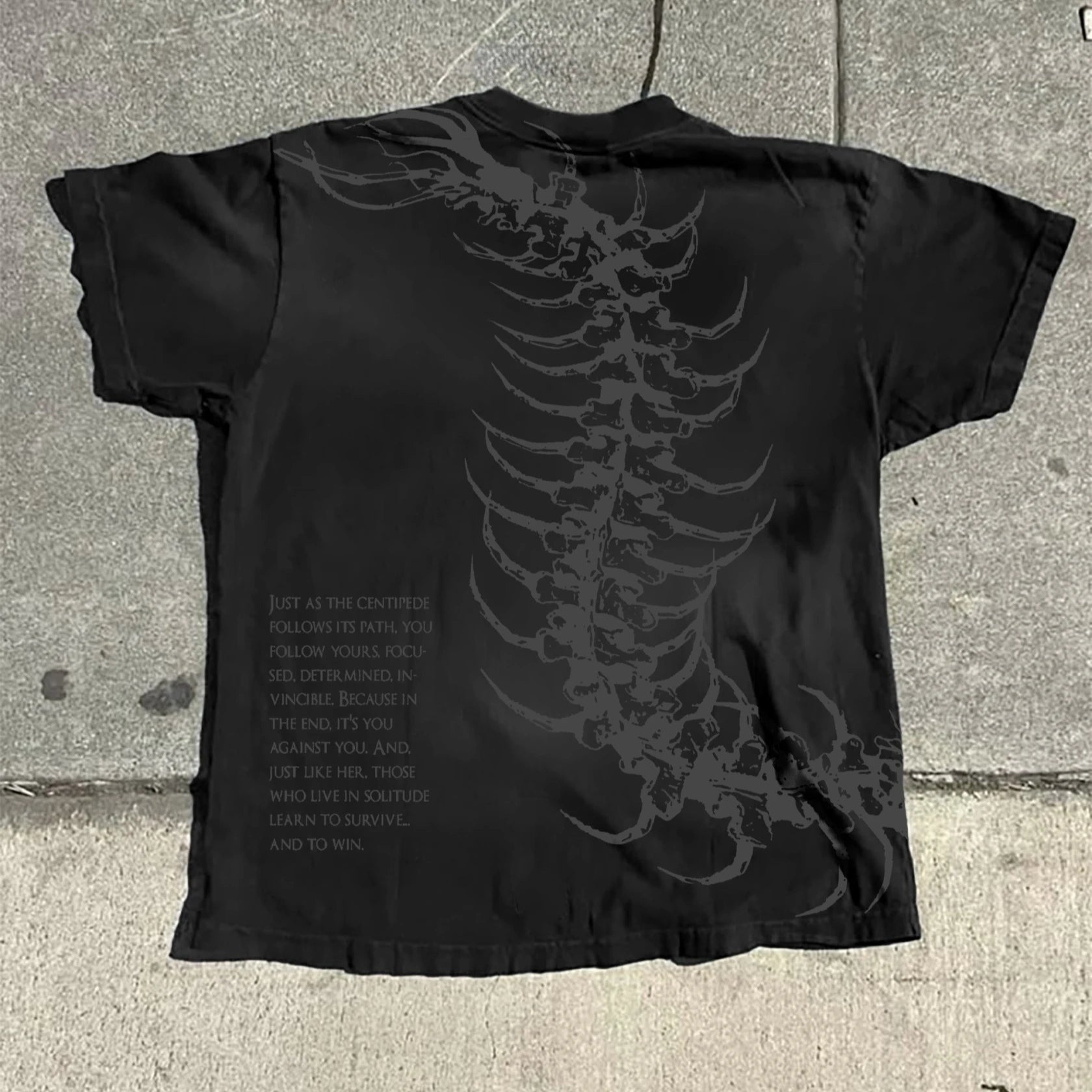 Camiseta Dark Centipede Graphic Unisex